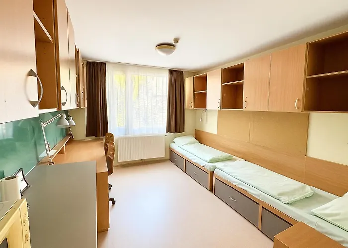 Urbannest Private Hostel Rooms